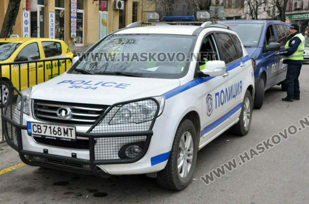 Трима са задържани с наркотици в региона