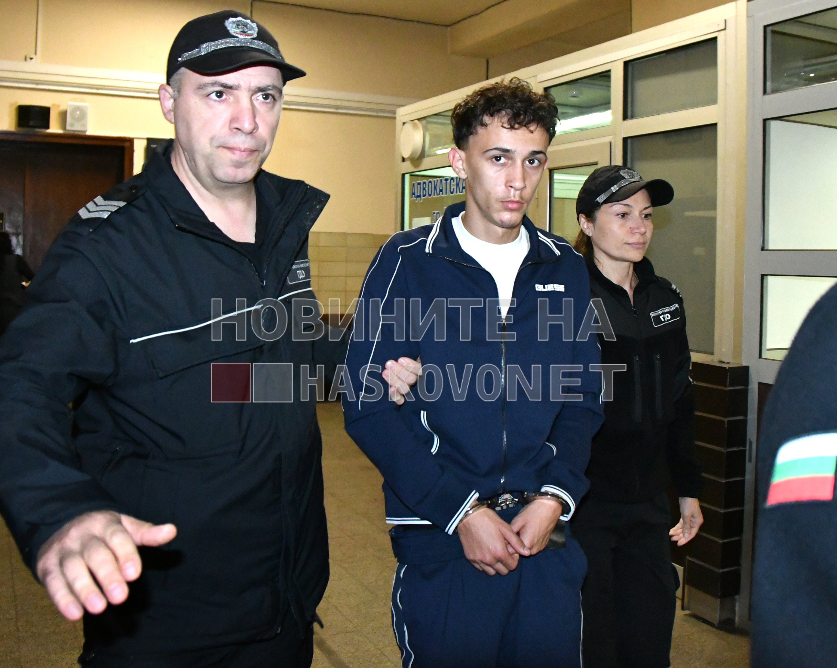 Притеснение издало младежа, опитал да пренесе близо 100 000 фалшиви евро, зашити в якето му