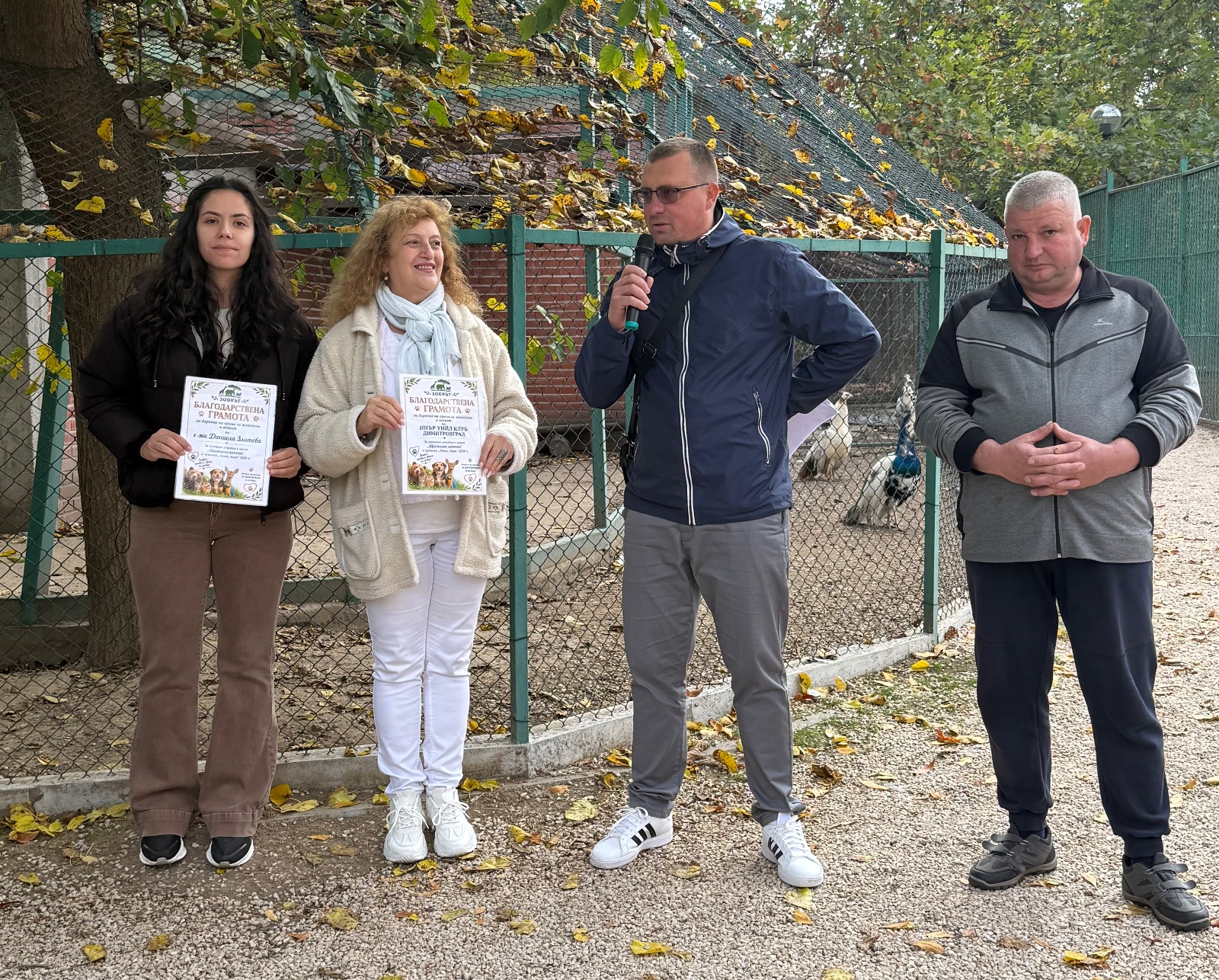 Каузата „Щастливи лапички“ превърна детската любов към книгите в грижа за животните в Димитровград