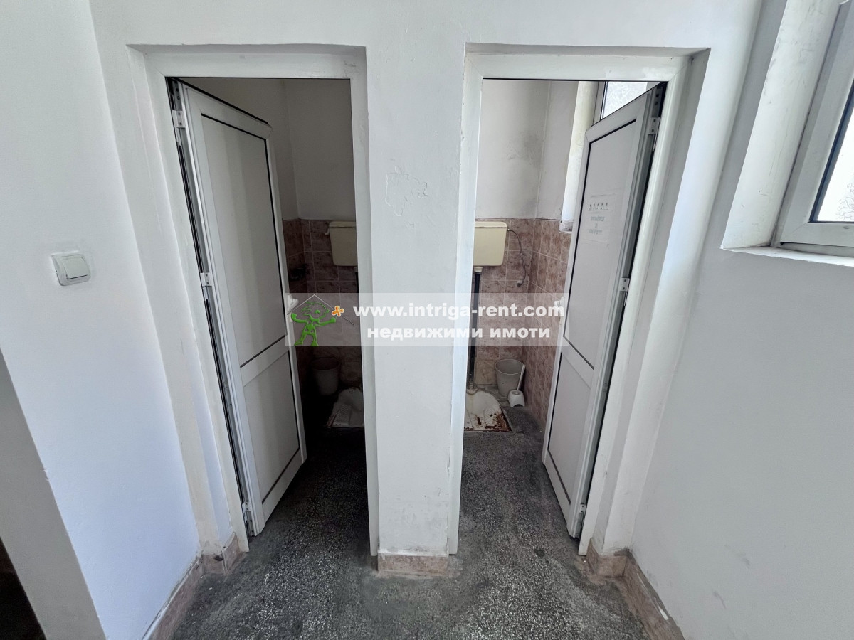 №4003 Голямо помещение за продажба, подходящо за офис или друг вид дейност, център Хасково