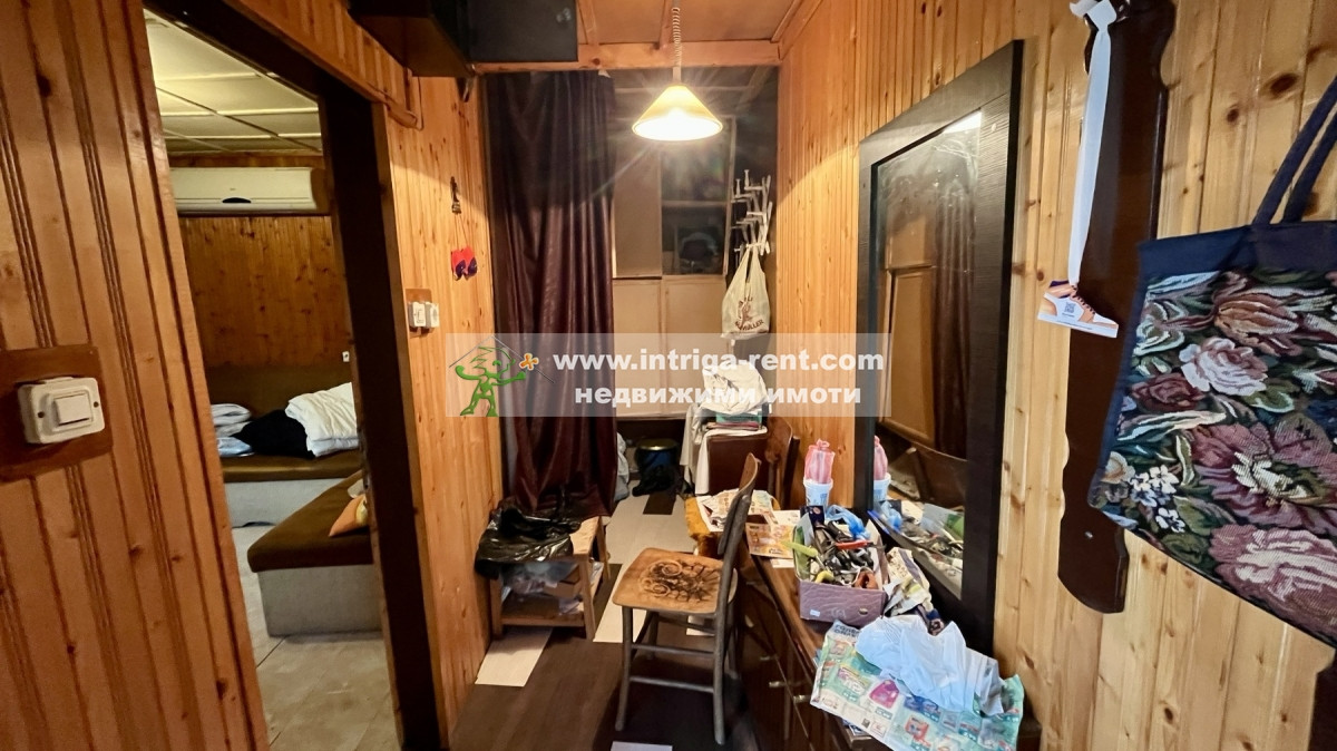 №4032 Парцел за продажба, с постройки за труд и отдих, квартал Кенана, Хасково.