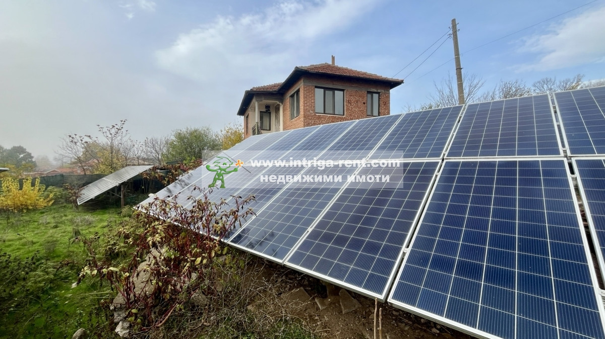 №4034 Двуетажна къща с ФЕЦ 30kW за продажба в село Сусам, област Хасково.
