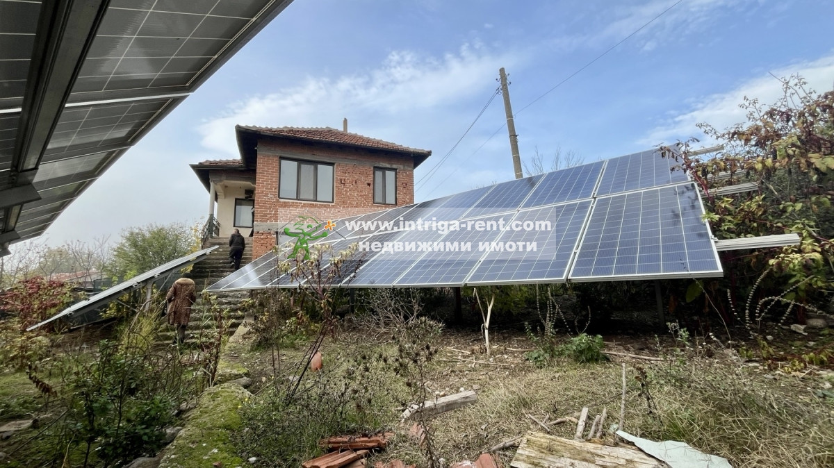 №4034 Двуетажна къща с ФЕЦ 30kW за продажба в село Сусам, област Хасково.