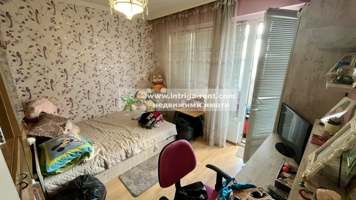 №4046 Двустаен апартамент с разширение - за продажба, квартал Любен Каравелов.