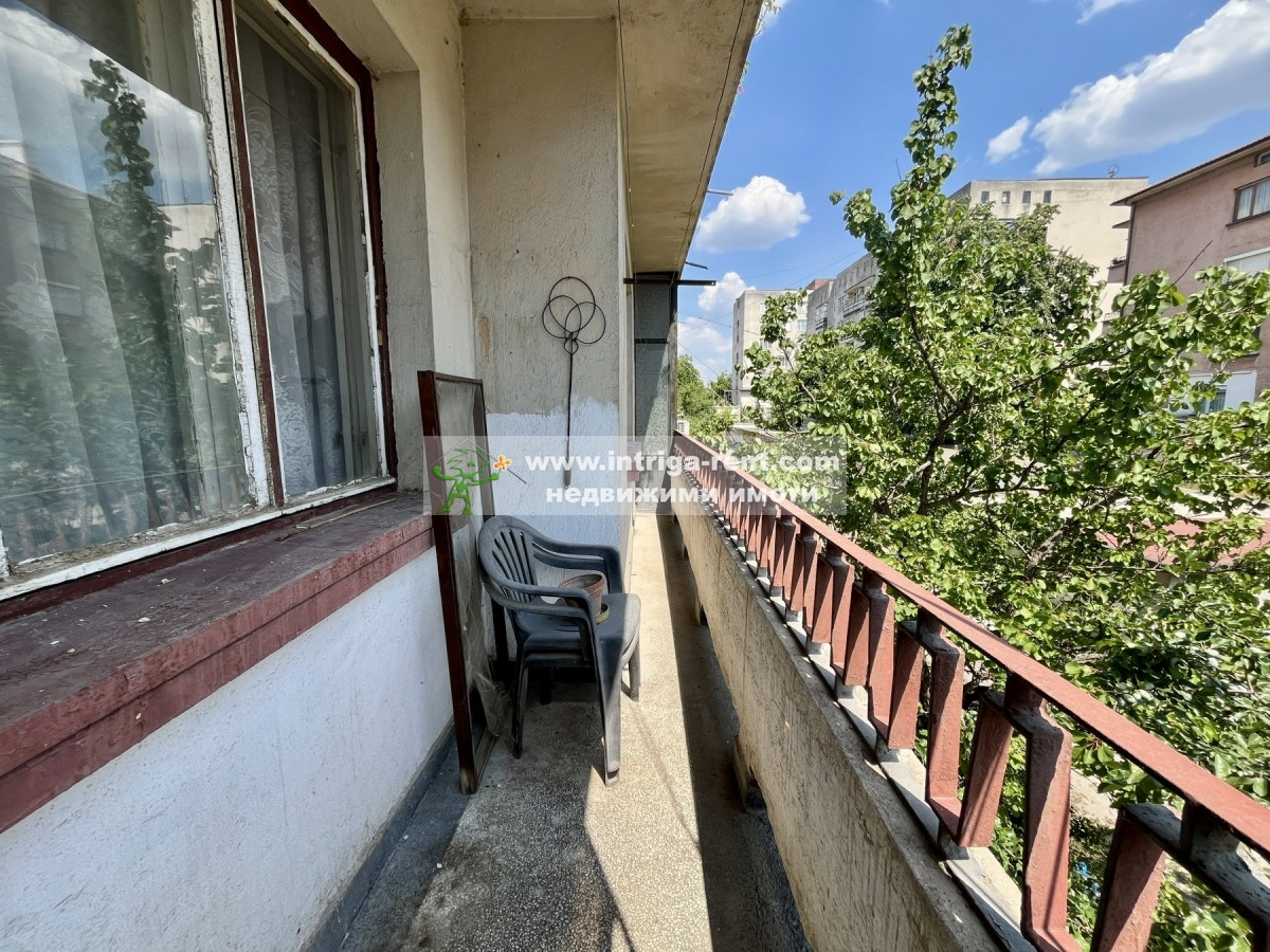 №4113 Двустаен апартамент с гараж за продажба в кв. Овчарски, район Кауфланд и Лидъл.