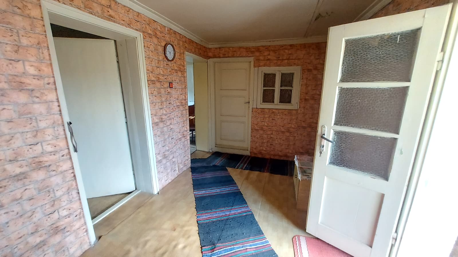 Предлагаме за продажба къща в с. Криво поле