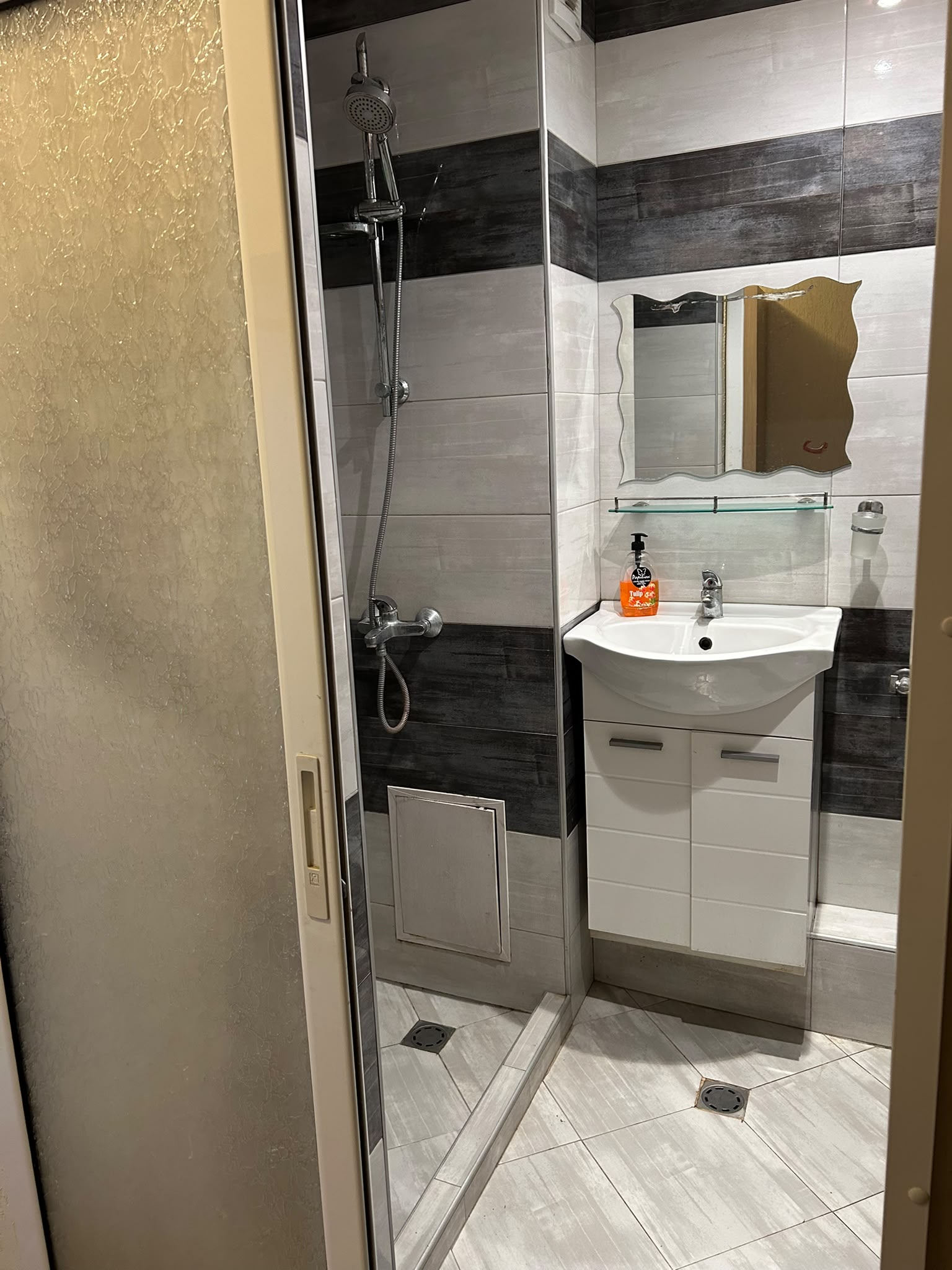 Двустаен апартамент 58 кв.м. в кв. Куба, гр. Хасково