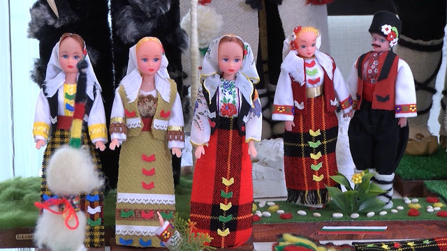 Хасковлийка превръща Кукла Барби в българска мома