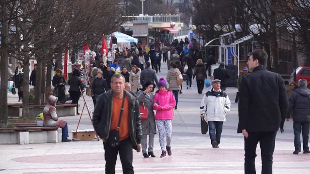 Двама младежи попаднаха в ареста за 24 часа, хванати са да карат коли с алкохол и наркотици