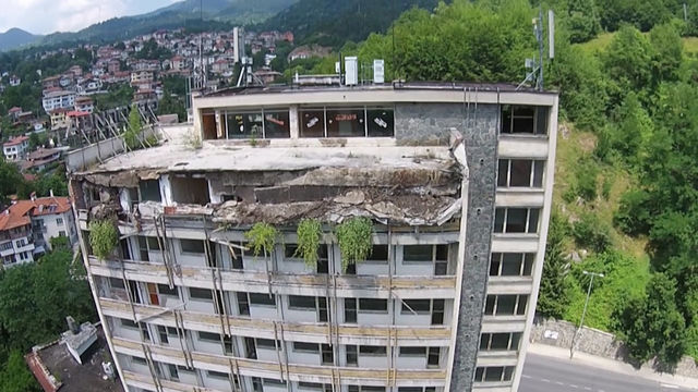 Вижте от въздуха пораженията по хотел Соколица!