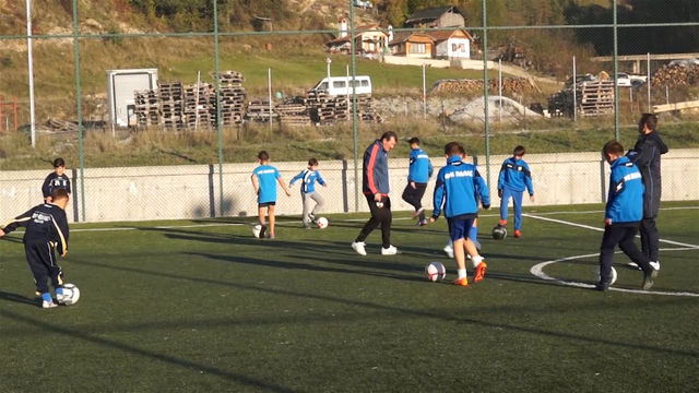 "Валенсия" школува млади футболни таланти в Рудозем